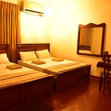 Yoho Mount Waves Hotel Colombo Exterior foto