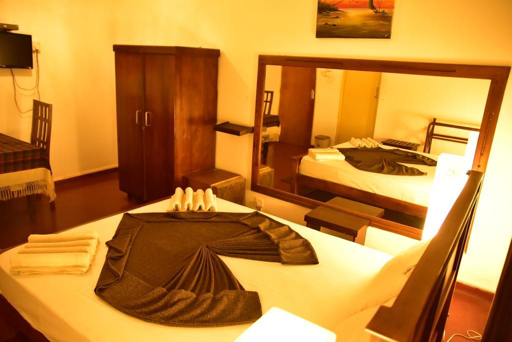 Yoho Mount Waves Hotel Colombo Exterior foto